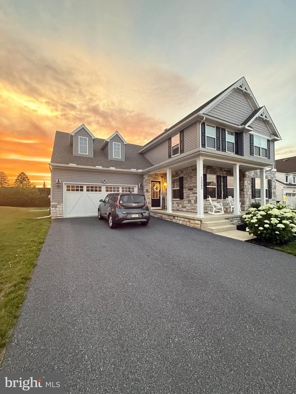 1223 HERSHEY LN, Lancaster, PA 17601