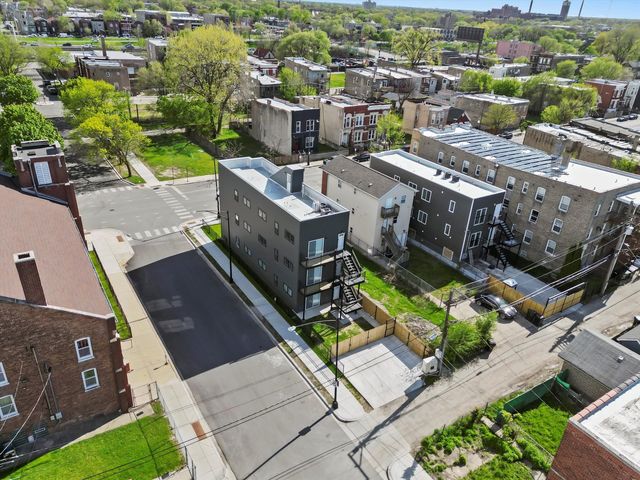 2700 W Jackson Boulevard, Chicago, IL 60612
