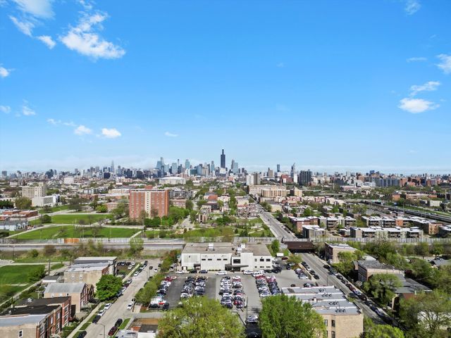2700 W Jackson Boulevard, Chicago, IL 60612