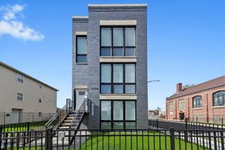 2700 W Jackson Boulevard, Chicago, IL 60612