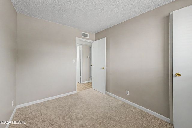 7902 E Winnepeg Drive, Tucson, AZ 85730