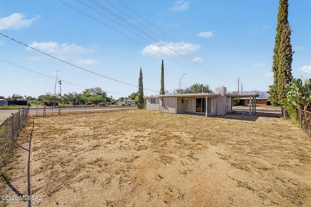 7902 E Winnepeg Drive, Tucson, AZ 85730