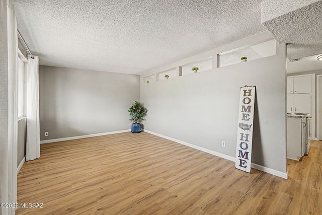 7902 E Winnepeg Drive, Tucson, AZ 85730