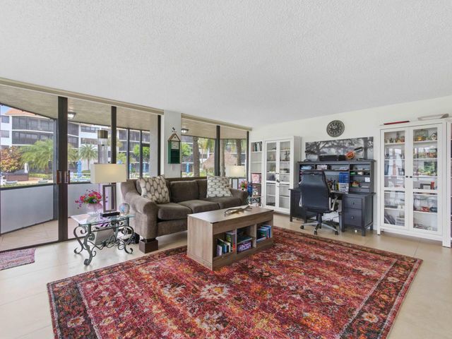 800 Jeffery Street 102, Boca Raton, FL 33487