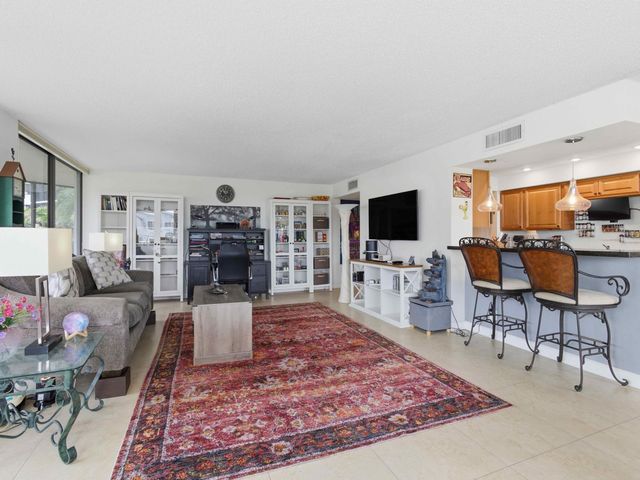 800 Jeffery Street 102, Boca Raton, FL 33487