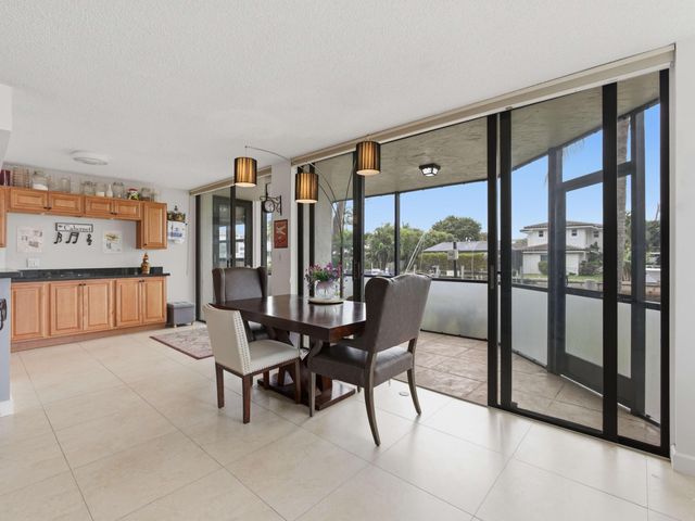 800 Jeffery Street 102, Boca Raton, FL 33487