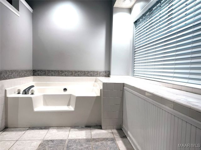 6121 Bell Road Manor, Montgomery, AL 36117