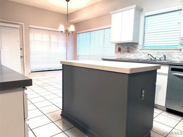 6121 Bell Road Manor, Montgomery, AL 36117