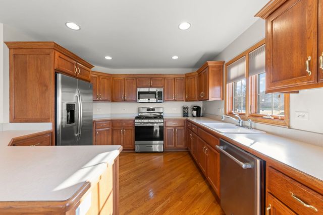 12198 Oxford Court, Lemont, IL 60439