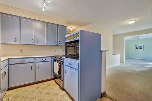 1381 Circle Hill Road SE, North Canton, OH 44720