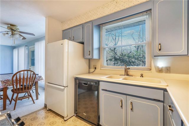 1381 Circle Hill Road SE, North Canton, OH 44720