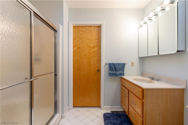 1381 Circle Hill Road SE, North Canton, OH 44720