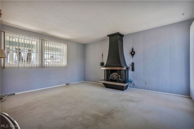 1381 Circle Hill Road SE, North Canton, OH 44720