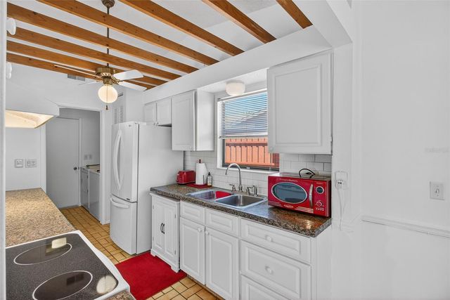 215 LAKE CHARLES COURT, Oldsmar, FL 34677