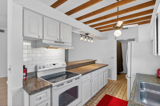 215 LAKE CHARLES COURT, Oldsmar, FL 34677