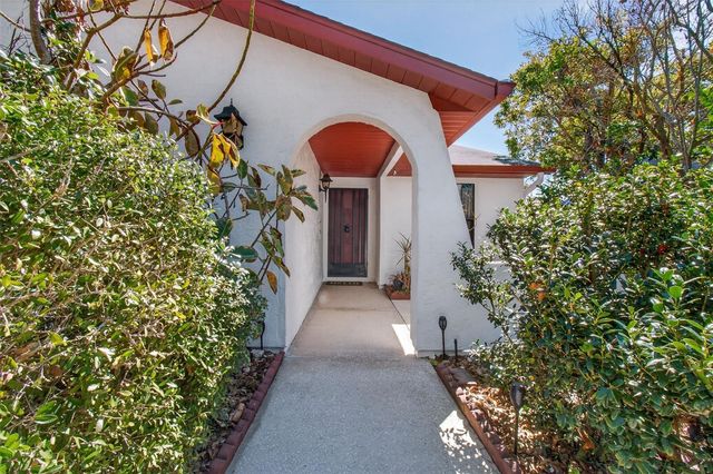 215 LAKE CHARLES COURT, Oldsmar, FL 34677