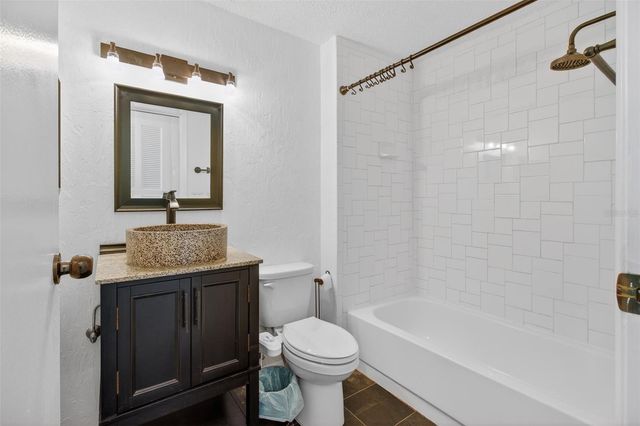 215 LAKE CHARLES COURT, Oldsmar, FL 34677