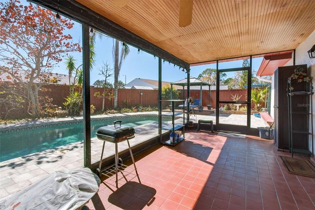 215 LAKE CHARLES COURT, Oldsmar, FL 34677