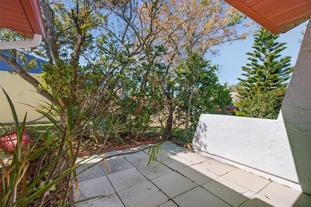 215 LAKE CHARLES COURT, Oldsmar, FL 34677