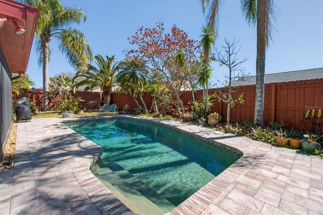 215 LAKE CHARLES COURT, Oldsmar, FL 34677