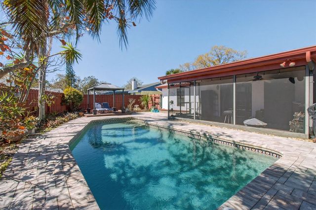 215 LAKE CHARLES COURT, Oldsmar, FL 34677