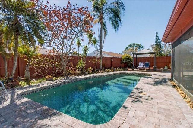 215 LAKE CHARLES COURT, Oldsmar, FL 34677