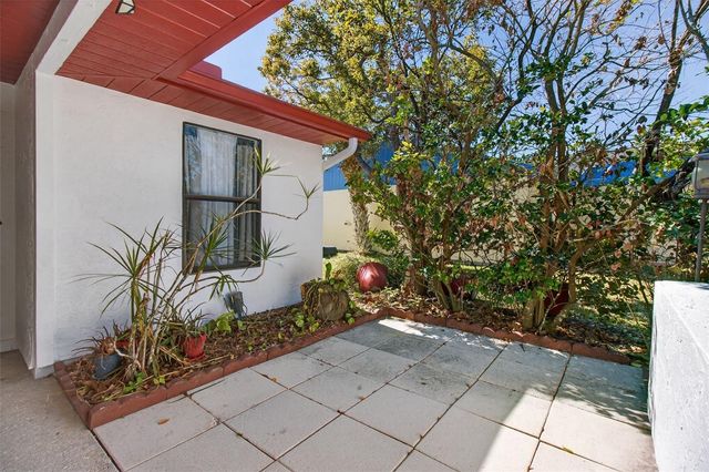 215 LAKE CHARLES COURT, Oldsmar, FL 34677