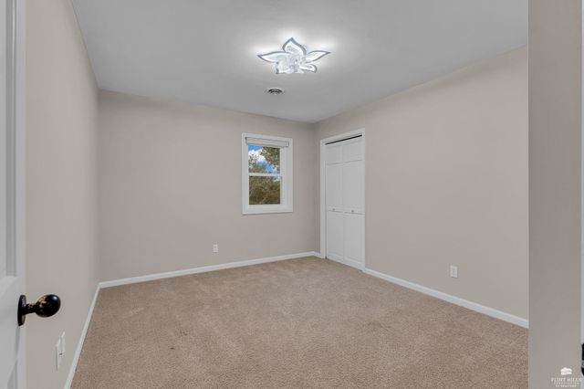 1716 Westbank Way, Manhattan, KS 66503