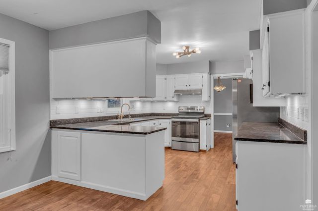 1716 Westbank Way, Manhattan, KS 66503