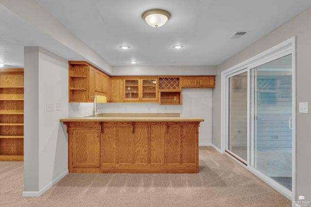 1716 Westbank Way, Manhattan, KS 66503