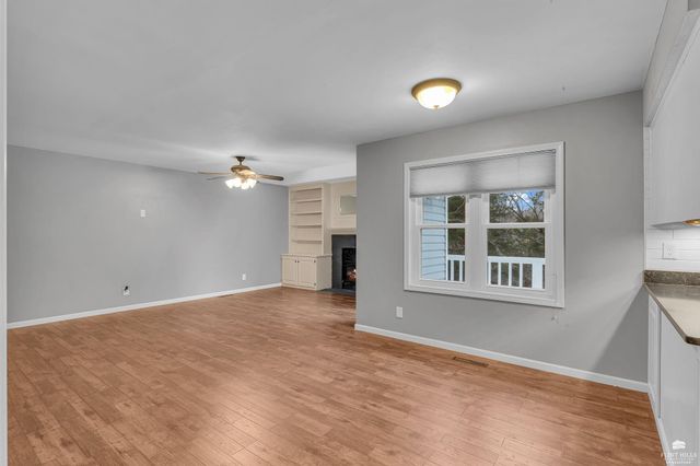 1716 Westbank Way, Manhattan, KS 66503