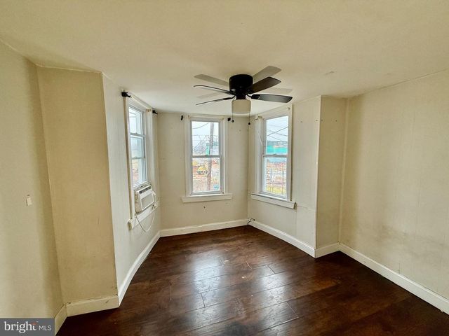 819 N CURLEY ST N, Baltimore, MD 21205