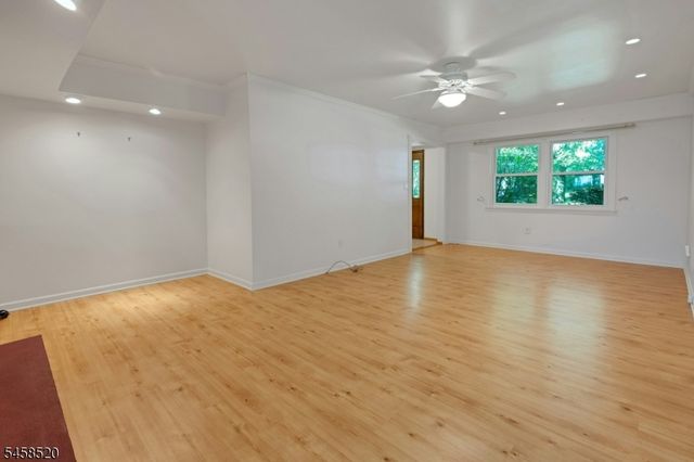 15 Camelot Way, Parsippany-troy Hills Twp., NJ 07054