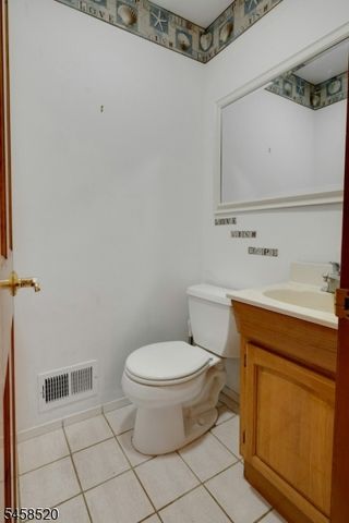 15 Camelot Way, Parsippany-troy Hills Twp., NJ 07054