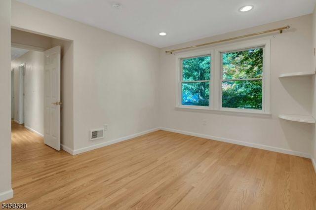 15 Camelot Way, Parsippany-troy Hills Twp., NJ 07054