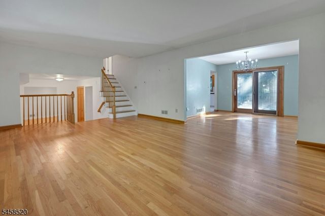15 Camelot Way, Parsippany-troy Hills Twp., NJ 07054