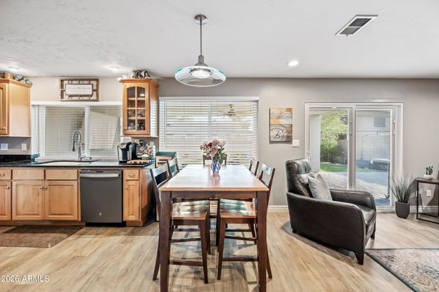 1105 W MESETO Avenue, Mesa, AZ 85210