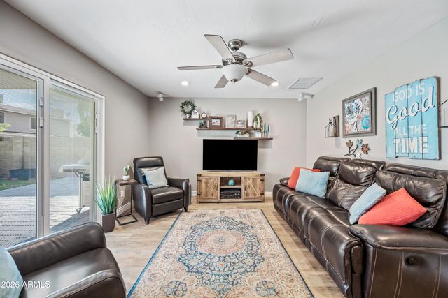 1105 W MESETO Avenue, Mesa, AZ 85210