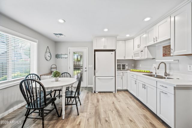 1105 W MESETO Avenue, Mesa, AZ 85210