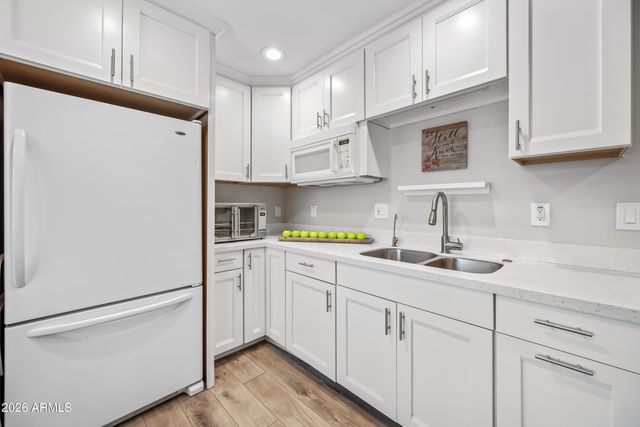 1105 W MESETO Avenue, Mesa, AZ 85210