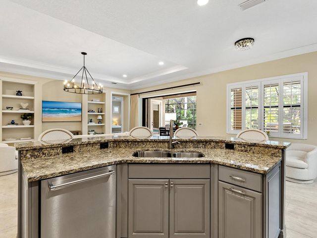 7210 LAKE FOREST GLEN, Lakewood Ranch, FL 34202