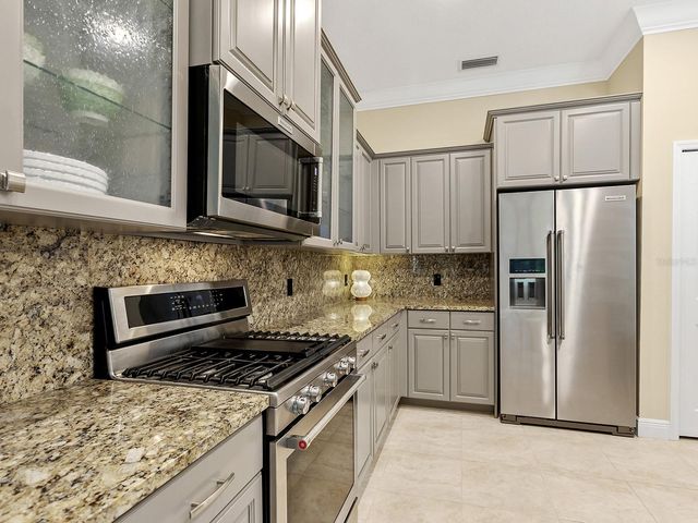 7210 LAKE FOREST GLEN, Lakewood Ranch, FL 34202