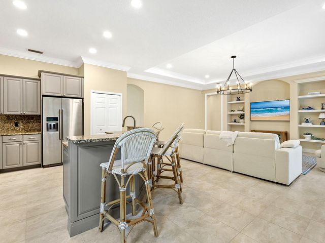 7210 LAKE FOREST GLEN, Lakewood Ranch, FL 34202