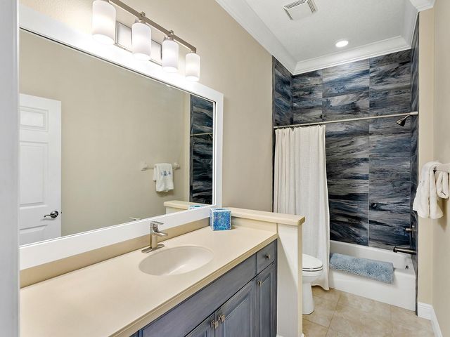 7210 LAKE FOREST GLEN, Lakewood Ranch, FL 34202