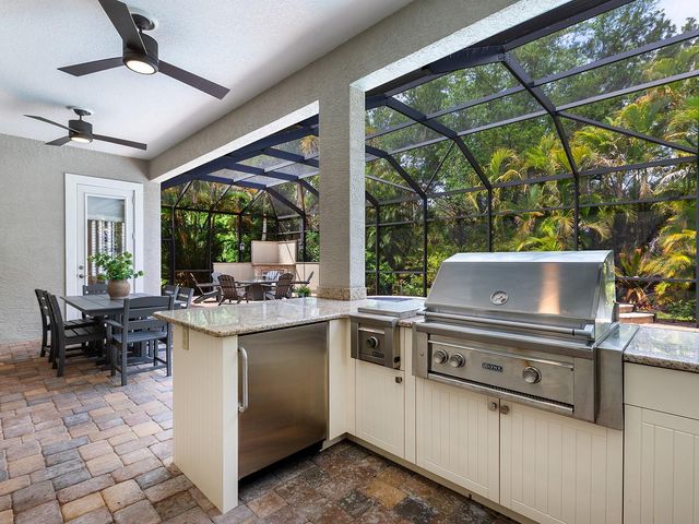 7210 LAKE FOREST GLEN, Lakewood Ranch, FL 34202