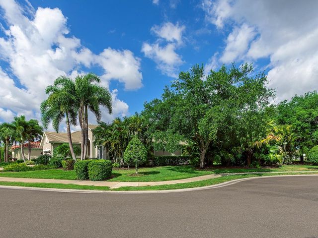 7210 LAKE FOREST GLEN, Lakewood Ranch, FL 34202