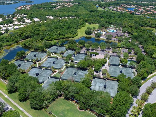 7210 LAKE FOREST GLEN, Lakewood Ranch, FL 34202