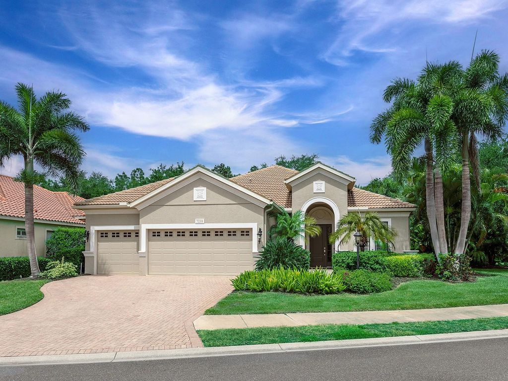 7210 LAKE FOREST GLEN, Lakewood Ranch, FL 34202