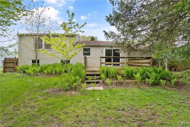 4254 Vine Meadow Road, Clay, NY 13090