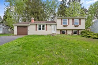 4254 Vine Meadow Road, Clay, NY 13090